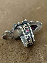 Load image into Gallery viewer, Crow skull and amethyst ring. Size 9