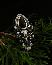 Load image into Gallery viewer, Crow skull and amethyst ring. Size 9