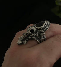 Load image into Gallery viewer, Crow skull and amethyst ring. Size 9
