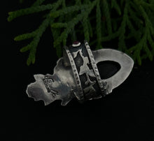 Load image into Gallery viewer, Crow skull and amethyst ring. Size 9