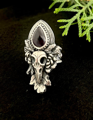 Crow skull and amethyst ring. Size 9