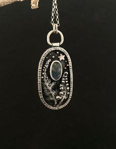 Dendritic agate, sterling silver fern pendant & chain