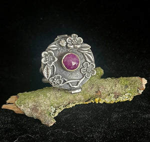 Poison locket ring ruby and 9ct gold. Sterling silver handmade locket ring size 9.5