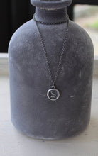Load image into Gallery viewer, Great crow pendant, antique wax seal raven amulet. Small sterling statement jewelry. Heraldry &#39;knowledge&#39; symbolism for student or teacher.