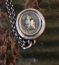 Load image into Gallery viewer, Trust, but be careful of whom you trust”.  “Fide sed cui vide”. Beware of people who are deceitful.  Georgian Tassie seal pendant.