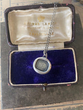 Load image into Gallery viewer, Cuislin mo Chroí, pulse of my heart.  My Sweetheart in Irish.  Irish language pendant with Shamrock.
