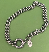 Load image into Gallery viewer, Unisex classic curb chain bracelet. Choice of clasp.  Choice of patina.  Made to order in your size.