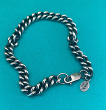 Load image into Gallery viewer, Unisex classic curb chain bracelet. Choice of clasp.  Choice of patina.  Made to order in your size.