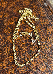 9k gold 2.3mm belcher chain.  Closed with 9k lobster clasp. Made to order in your size