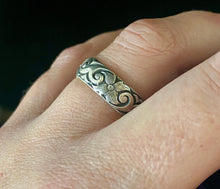 Load image into Gallery viewer, Sterling silver, Victorian inspired etched ring.  Made in your size.